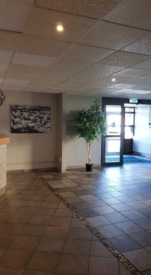 Asbru By Reykjavik Airport